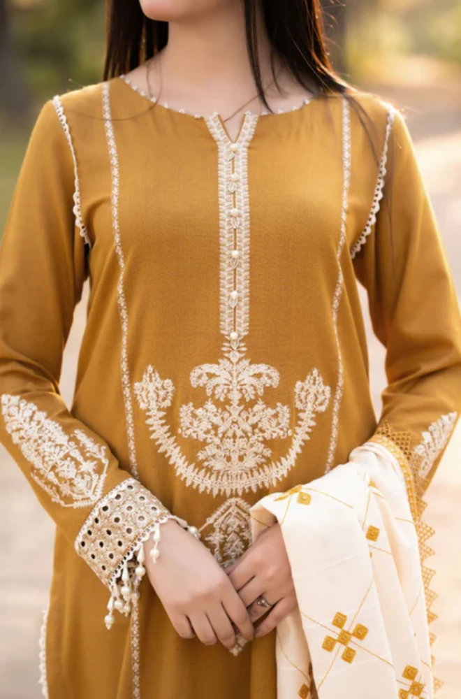 LIBAAS WINTER UNSTITCHED EMBROIDERED DHANAK 3PC WITH DHANAK EMBROIDERED SHAWL