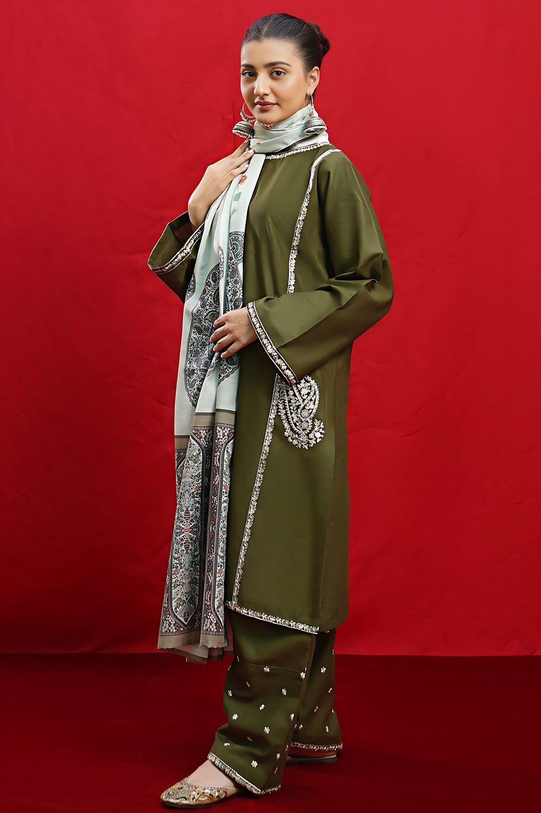 URGE EMBROIDED LAWN 3PC WITH DIAMOND DIGITAL PRINTED DUPATTA BIC_1068