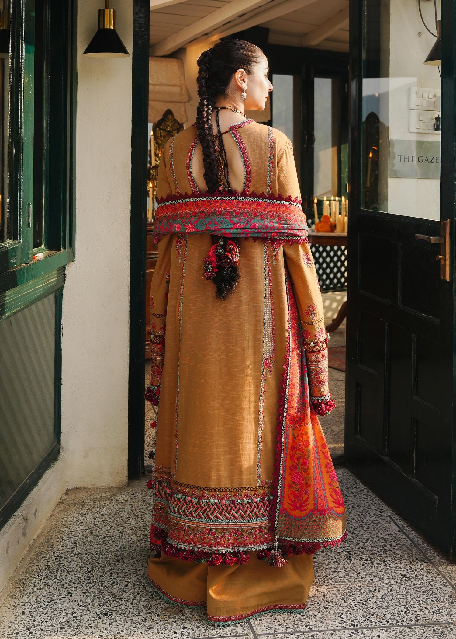 HUSSAIN REHAR LUXURY UNSTITCHED DHANAK EMBROIDERED 3PC WITH PRINTED SHAWL