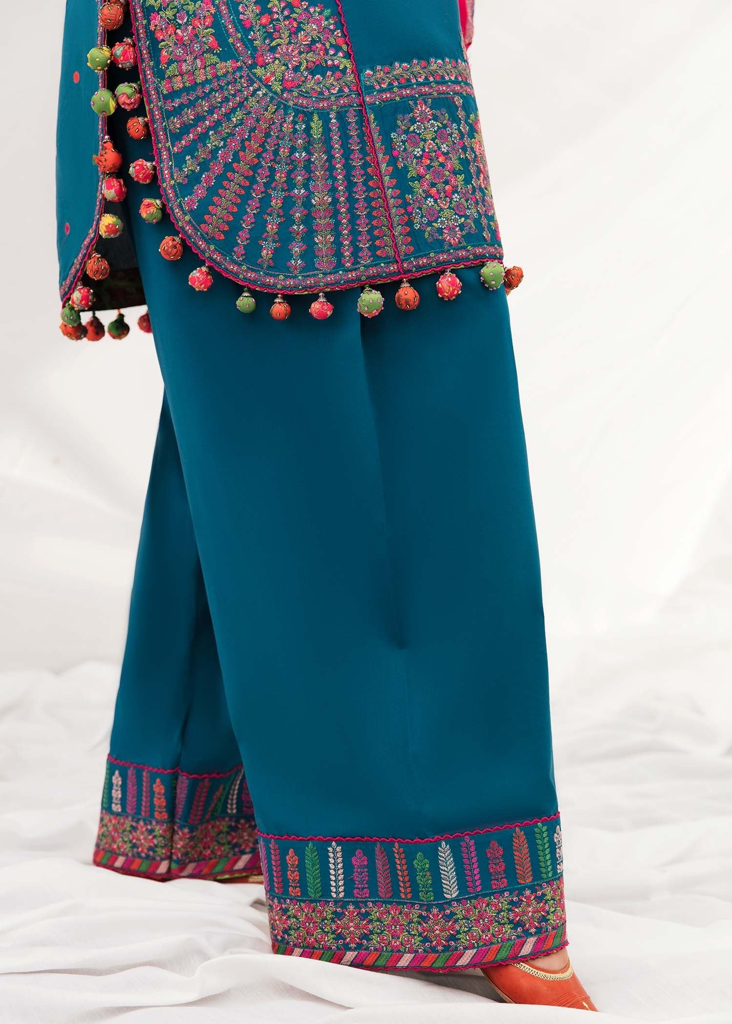 HUSSAIN REHAR LUXURY UNSTITCHED DHANAK EMBROIDERED 3PC WITH PRINTED SHAWL