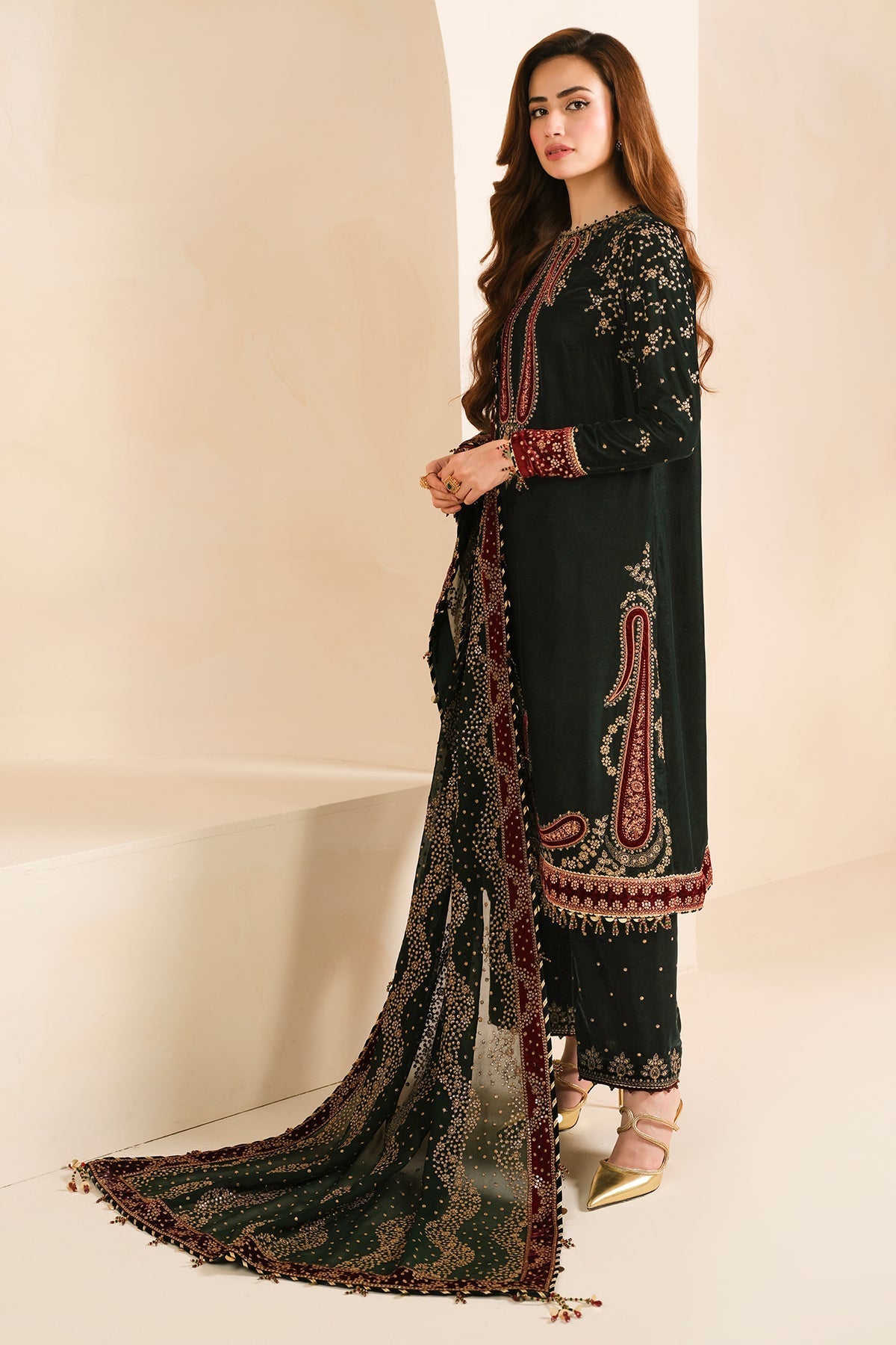 Jazmin 3PC Embroidered Velvet Suit with Embroidered Organza Dupatta (WM-198)